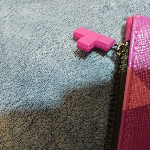 Pink Star Pattern Ispy Clutch - Picture 4 of 4